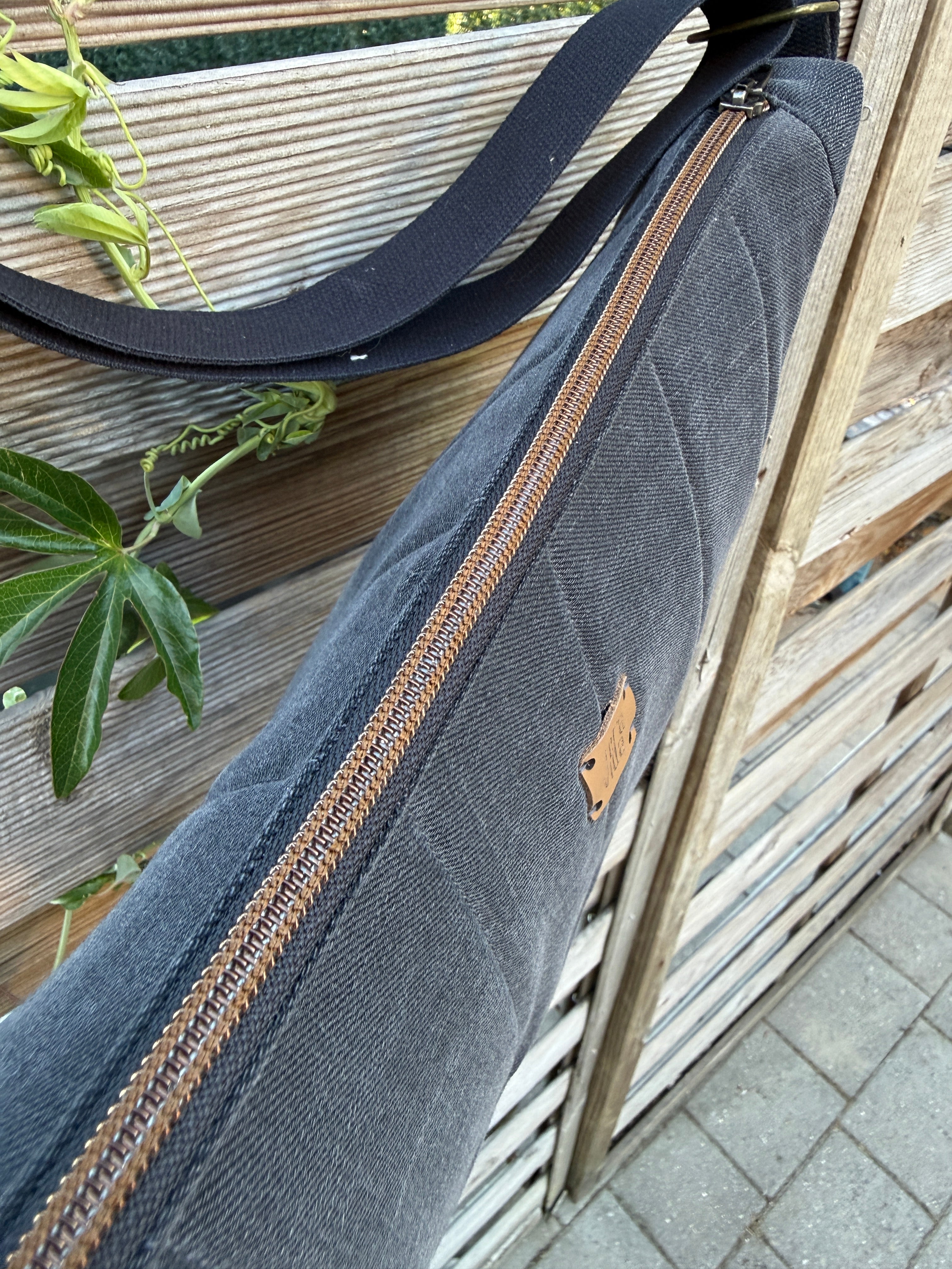 Blueberry Shadow Belt Bag
