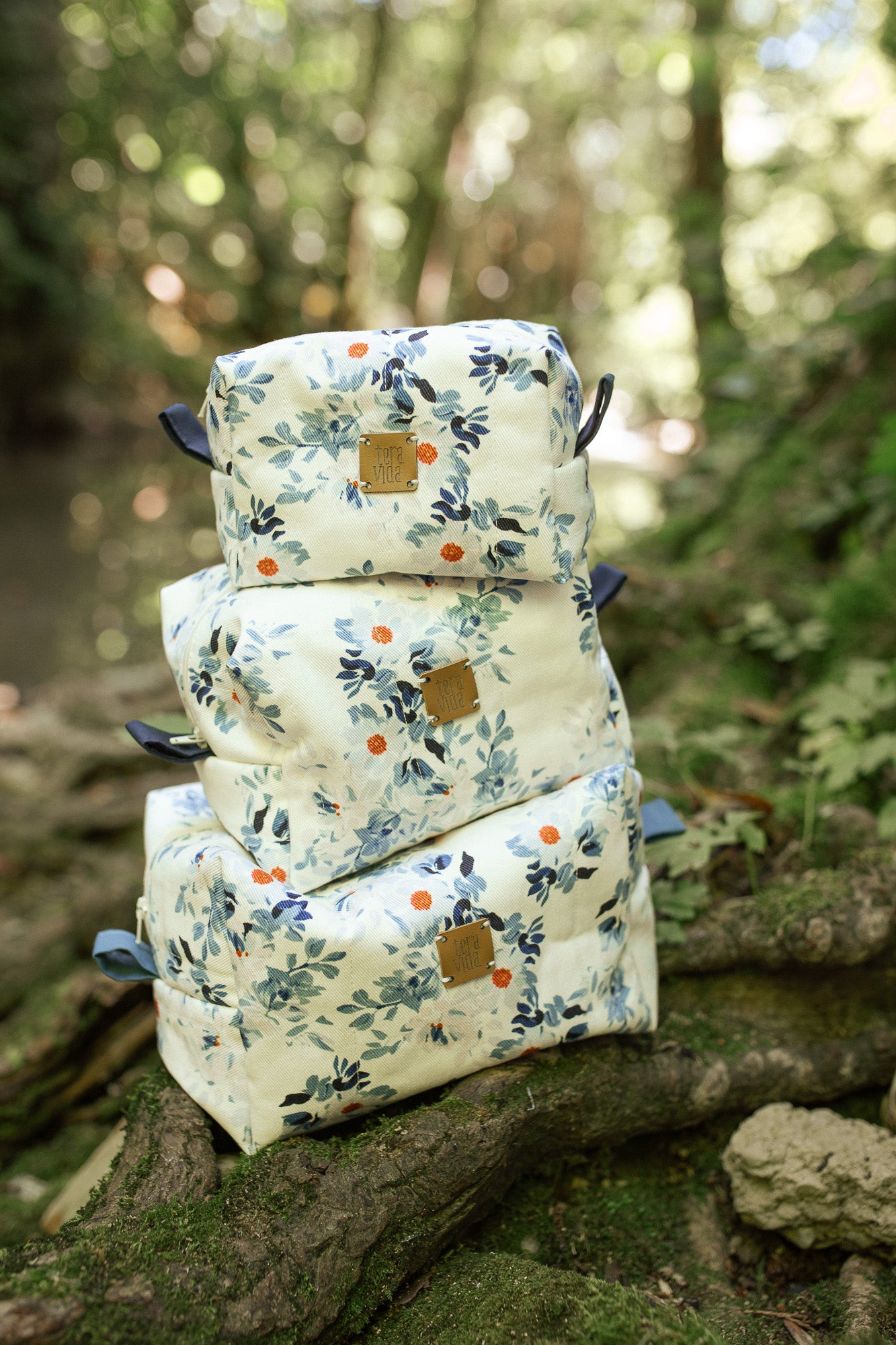 Blue Daisy Meadow Pouch