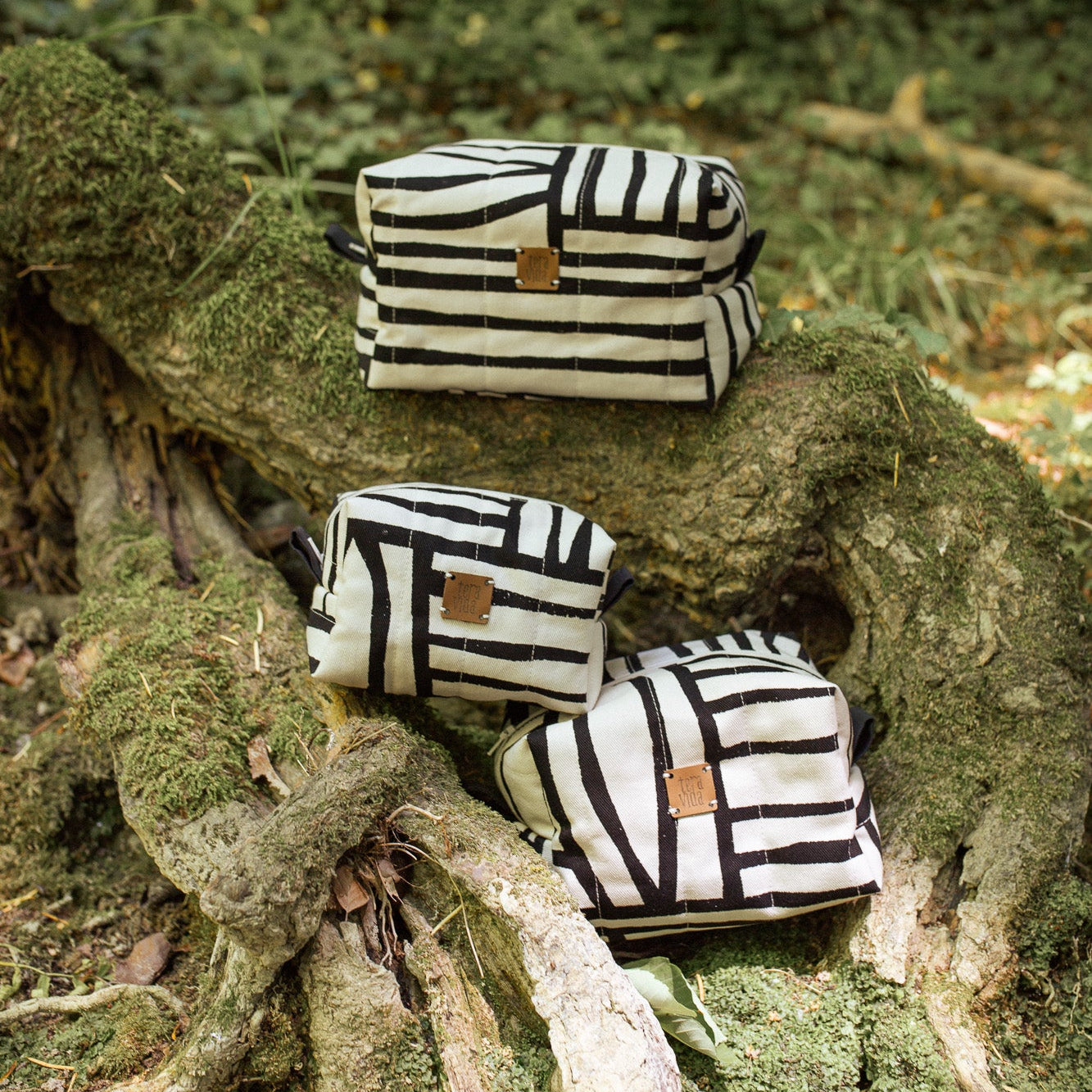Wild Lines Pouch