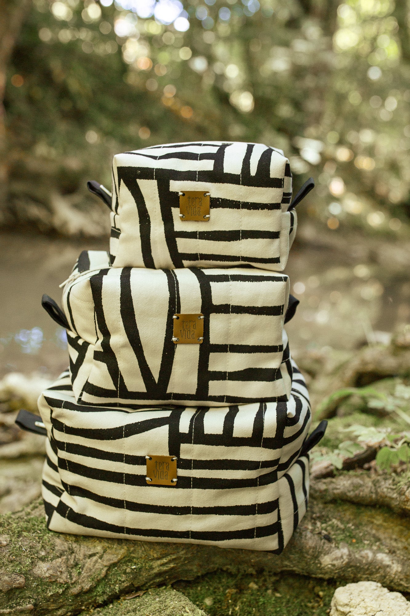 Wild Lines Pouch
