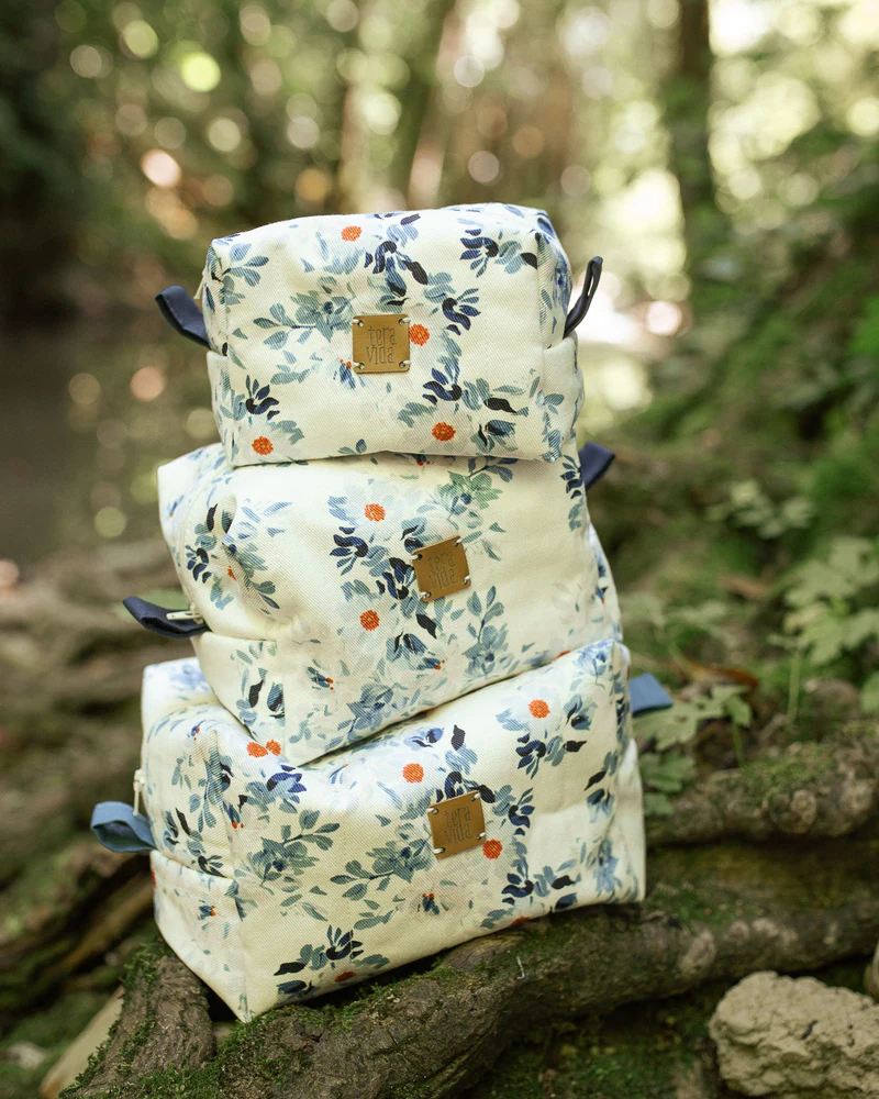 Blue Daisy Meadow Pouch, view 1